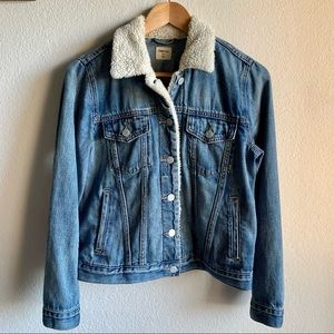 Gap Denim Jacket with Faux Sherpa Trim in Small Petite